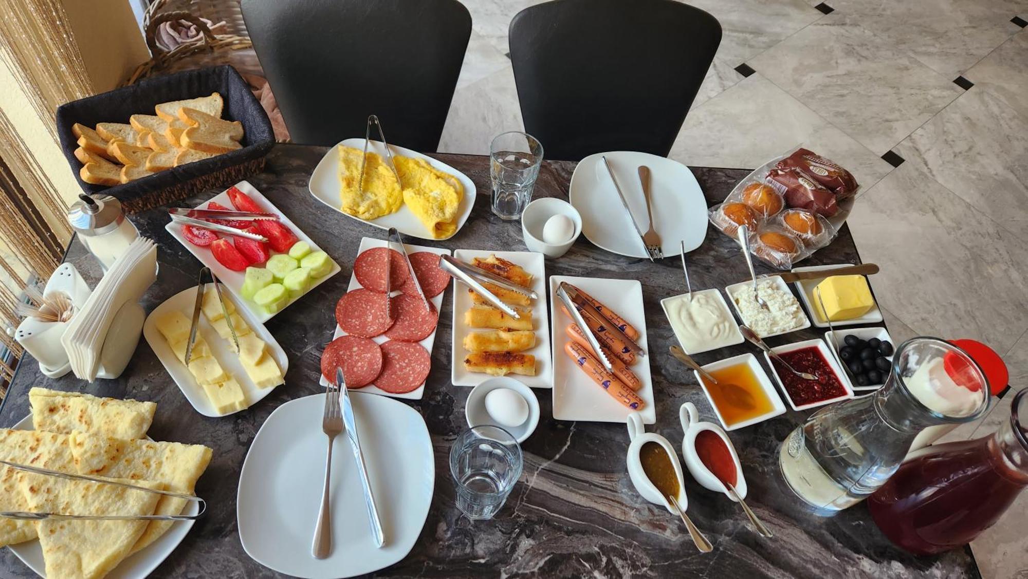 Hotel Toliketi Kazbegi Ngoại thất bức ảnh